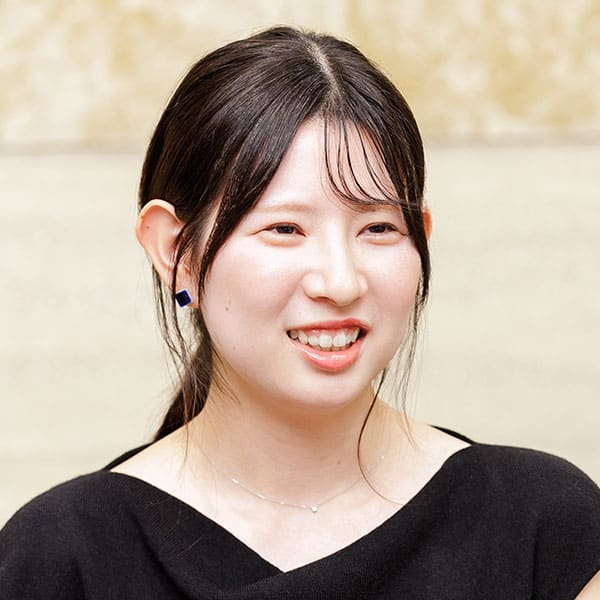 山村 まゆ